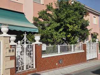 Casa  Calle atochar. Casa en venta con garaje, porche, patio, terraza y sótano