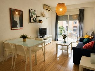 Rent Flat  Camino de ronda 82. Piso reformado para estudiantes próximo curso
