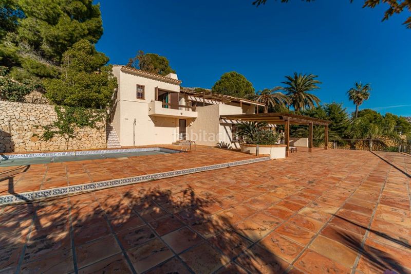 Foto 42e69fa9-9d6b-42d0-b3f9-da66f2cfb927. Casa amb calefacció aparcament piscina a Altea la vella Altea