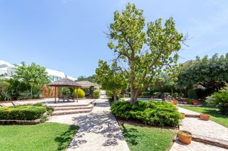 Xalet en San Antonio de Benag�ber. Atendemos tambien sabados y domingos