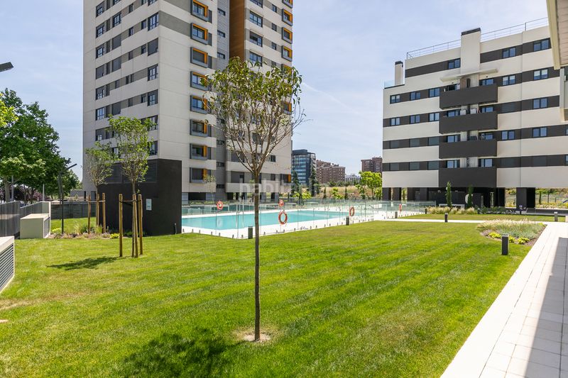 Foto 0472bb33-d61c-45ce-af12-564267650c14. Lloguer àtic amb calefacció aparcament piscina a Madrid