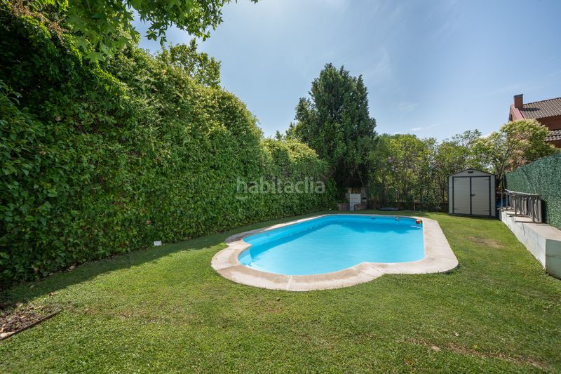 Foto 808dd7bc-5867-4a25-a095-39c22fb1a2d9. Casa adossada amb calefacció aparcament piscina a Madrid