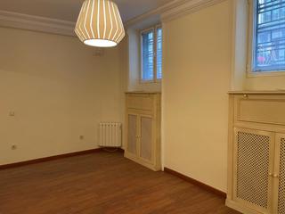 Location Appartement  Calle de alcántara. Se alquila exterior piso en zona lista, distrito salamanca.