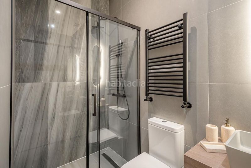 Foto b4090b9a-582e-42cd-97ee-7fe67321db24. Appartement dans Sol Madrid