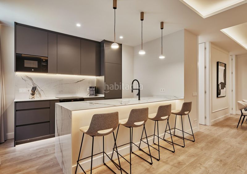 Foto 35548b50-74bf-42d6-b1e2-ffad0d1875df. Piso vivienda exterior ubicada en el distrito retiro, zona Ibiza. en Madrid