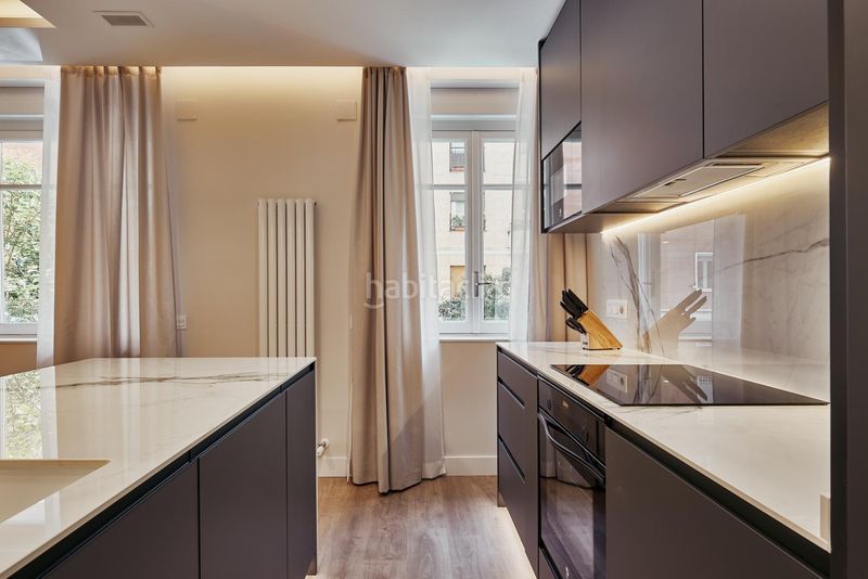 Foto 44d79f28-de70-4944-af62-c233b189a46e. Piso vivienda exterior ubicada en el distrito retiro, zona Ibiza. en Madrid