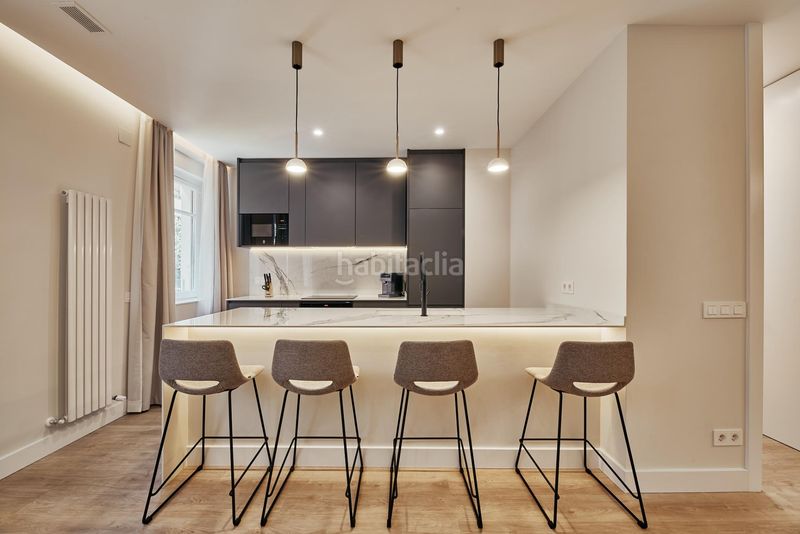 Foto 609d7437-4d9e-4739-98c1-84df0cb4cf3e. Piso vivienda exterior ubicada en el distrito retiro, zona Ibiza. en Madrid