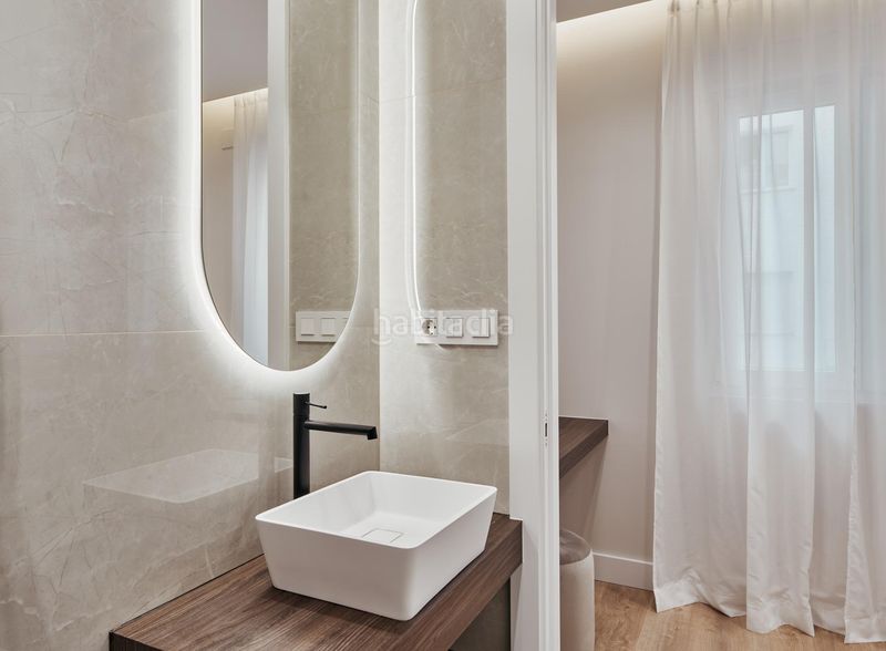 Foto a8749a77-1c1e-4425-9feb-bc2f16631544. Piso vivienda exterior ubicada en el distrito retiro, zona Ibiza. en Madrid