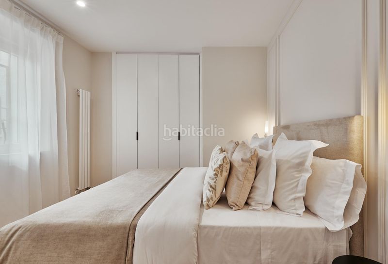 Foto ab55b8fc-39a0-49bc-a658-a1072817c944. Piso vivienda exterior ubicada en el distrito retiro, zona Ibiza. en Madrid