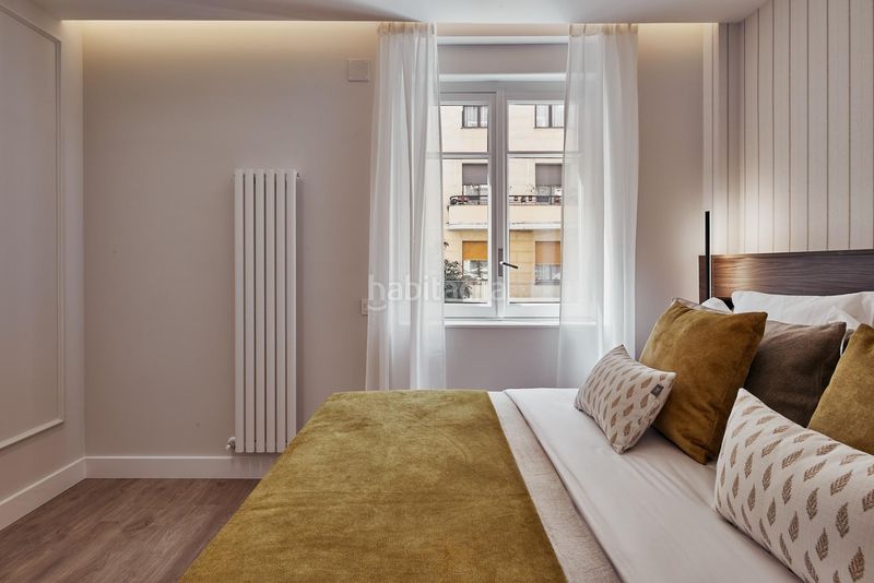 Foto e51593f5-02ba-4b51-9509-7a75d9689bbf. Piso vivienda exterior ubicada en el distrito retiro, zona Ibiza. en Madrid