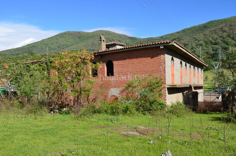 Foto 6d6160b5-d007-4846-8d8a-a2a1dcbc9128. Nave industrial en n/a edificio valle del jerte en Casas del Castañar