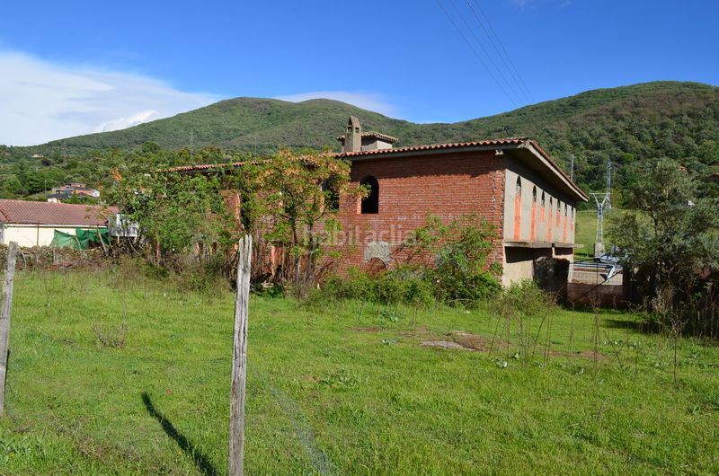 Foto a1a99e59-5a8d-486c-ac0c-d29d3829586f. Nave industrial en n/a edificio valle del jerte en Casas del Castañar