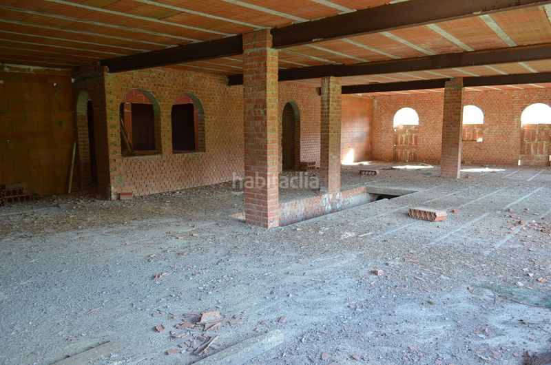 Foto bc874e8b-b9ac-40b5-bb09-8aab3c62aa50. Nave industrial en n/a edificio valle del jerte en Casas del Castañar