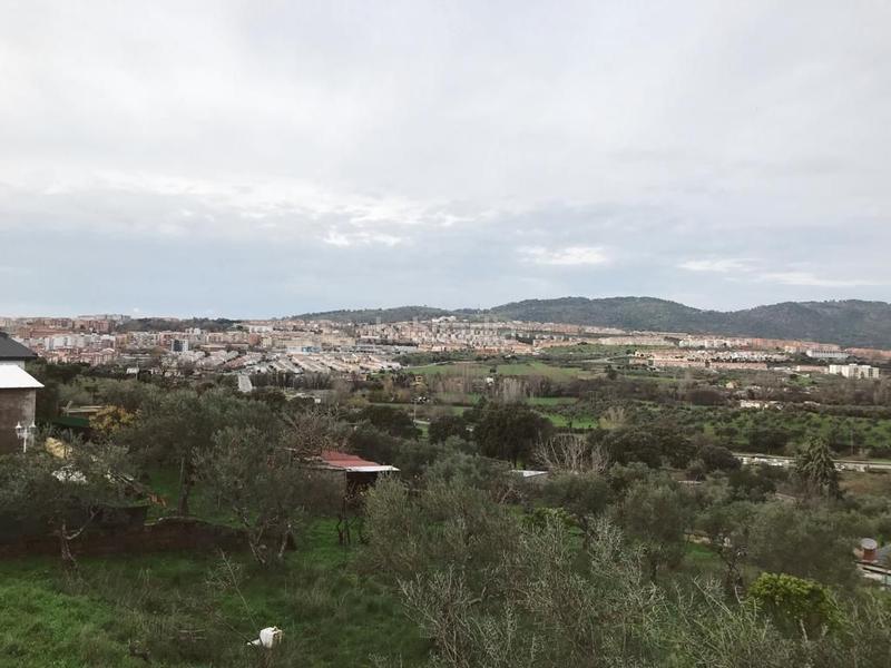 Foto ff2b5569-8a95-4b8d-95ff-819b5a85c35c. Casa  200m2 en Zona Sur - Av. De España - San Miguel Plasencia