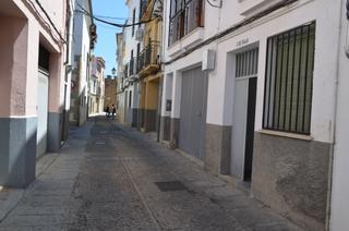 Local commercial à Calle rosas 10. Local zona centro plasencia