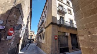 Flat en Calle los quesos 10. Piso con ascensor plasencia centro
