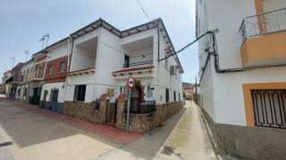 Casa en Calle espronceda 143. Casa rural / zarza de granadilla
