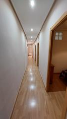 Appartement à Calle la tea 7. Piso reformado zona centro
