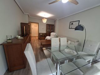 Rent Flat  Calle doctor rodríguez de la fuente 11. Piso con ascensor y garaje zona hospital