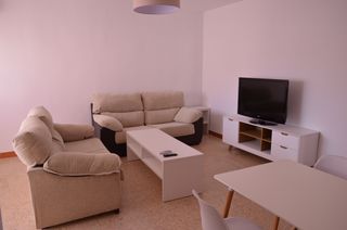 Miete Etagenwohnung in Calle san josé 5. Alquiler piso estudiantes