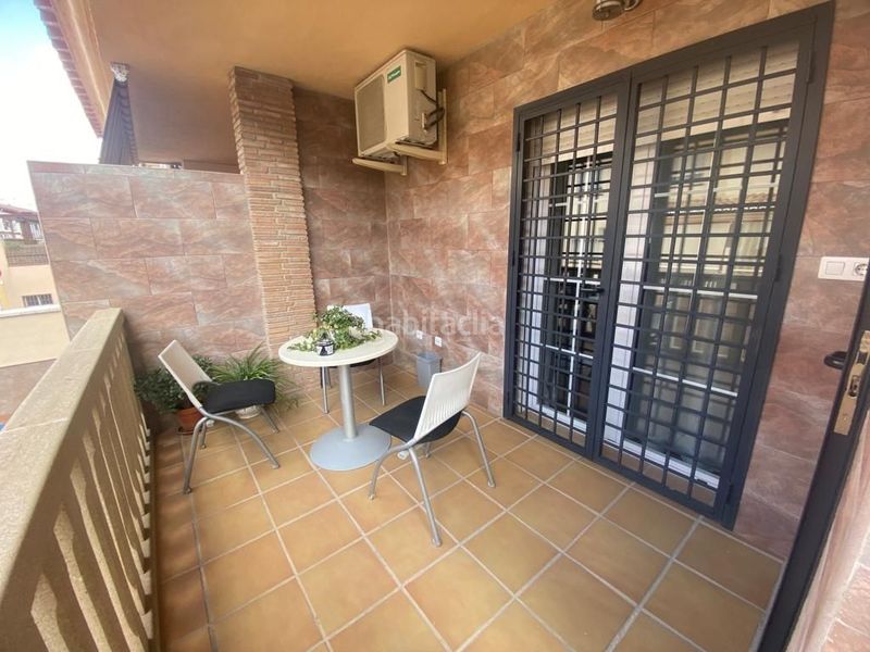 Foto 8a12ea7d-8385-4b17-8fb0-431d58b23f2b. Lloguer casa adossada amb calefacció aparcament a Churriana de la Vega