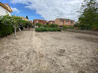 Terreny residencial a Cájar. Solar a la entrada de cajar, zona mercadona