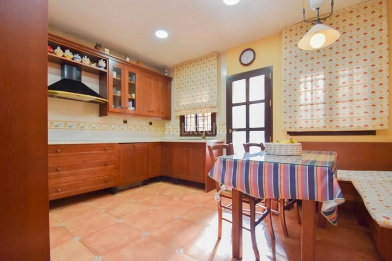 Foto 5e7b9ae5-2cc6-4da9-82b3-f93052b6d10d. Chalet with heating parking pool in Maracena