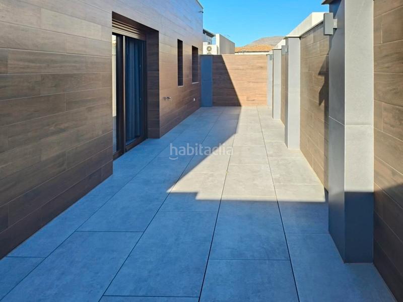 Foto f0b8b796-6e1e-4b9e-9ad1-37f885553b22. Casa  seminueva en planta baja en Atarfe