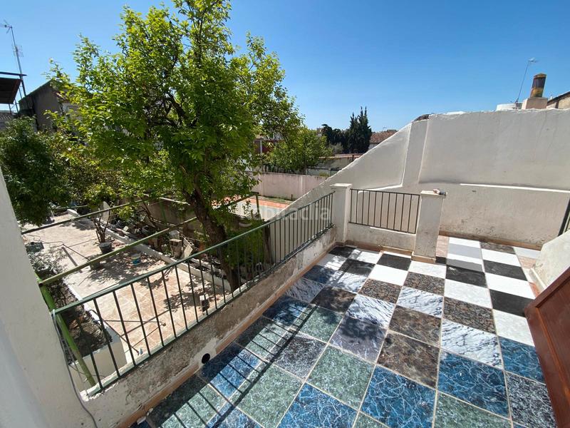 Foto a68de6f2-5df0-48c3-b9f8-1297208985a0. Casa  chalet 6 dormitorios chana-av. andalucia en Granada