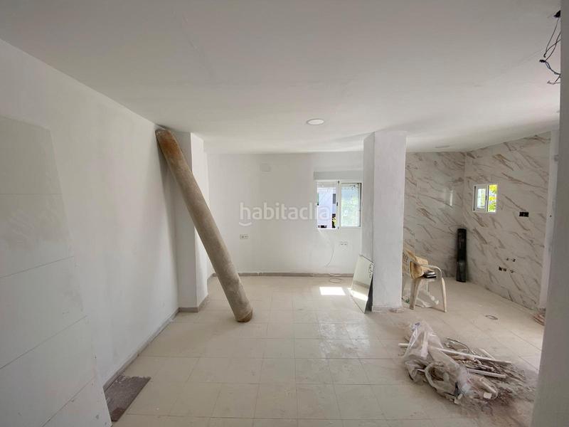 Foto d8a84f23-6238-4e31-bd10-137a36d78f3b. Casa  chalet 6 dormitorios chana-av. andalucia en Granada