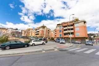 Ático en Crta. De la Sierra. Ático en venta en granada