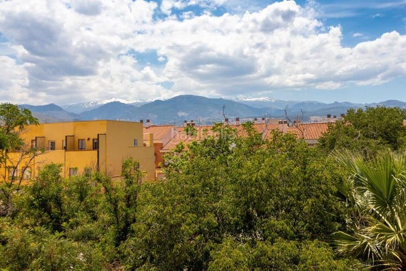 Foto 0d6ea7a4-63c2-45ca-b6fc-c8644f81f33e. Semi detached house with parking in Castaño - Mirasierra Granada