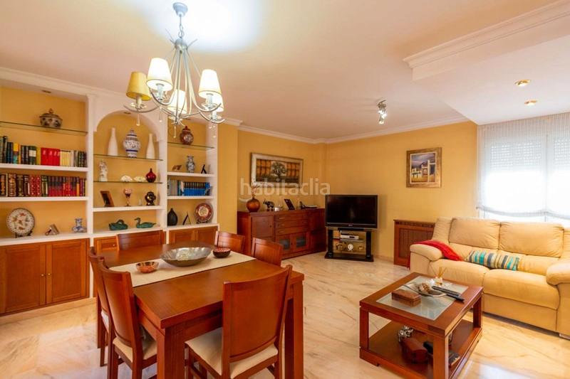 Foto b8825d3f-2ca3-4ea4-a0eb-59f70ddd0425. Semi detached house with parking in Castaño - Mirasierra Granada