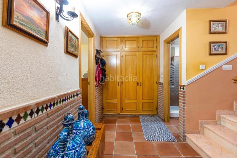 Foto c1fd6b96-aaeb-4aef-a85d-547bda6a54ce. Semi detached house with parking in Castaño - Mirasierra Granada