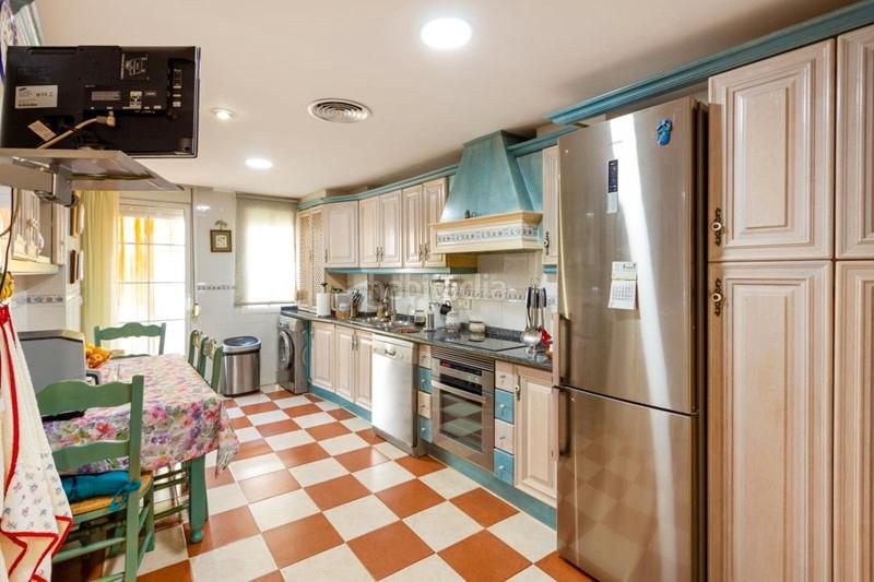 Foto cdf538d4-d0de-46d8-aea8-593d6322b505. Semi detached house with parking in Castaño - Mirasierra Granada