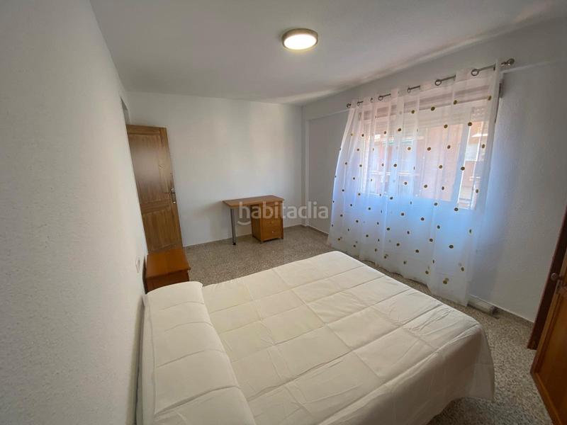 Foto 5a94305e-d521-4928-80b3-837cf463aca4. Alquiler piso en calle ledaña 1 piso en alquiler para estudiantes en chana en Granada