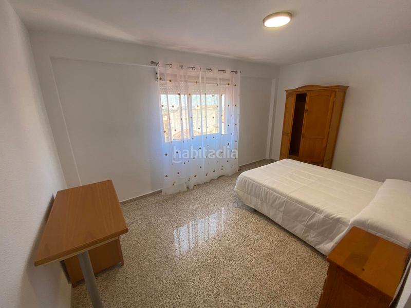 Foto f6badfcd-156e-4946-8715-c961675fa5b5. Alquiler piso en calle ledaña 1 piso en alquiler para estudiantes en chana en Granada