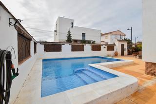 Chalet à Cúllar Vega. Chalet en cullar vega