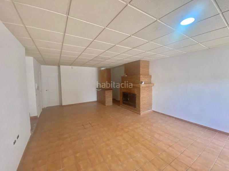 Foto 209badc4-ce77-4fbb-a477-84e6e6ccf9a9. Casa amb xemeneia aparcament a Alfacar