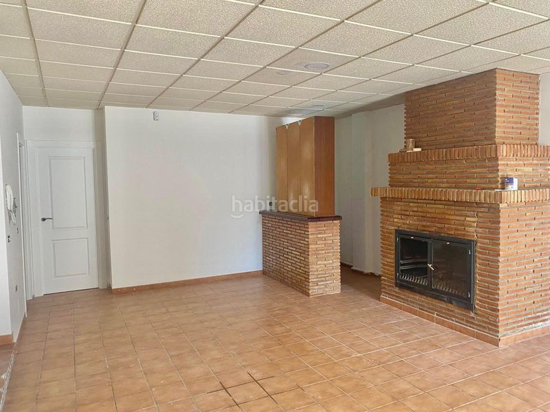 Foto a979c4f3-1e5d-47d0-937f-75cd40ba12c1. Casa amb xemeneia aparcament a Alfacar