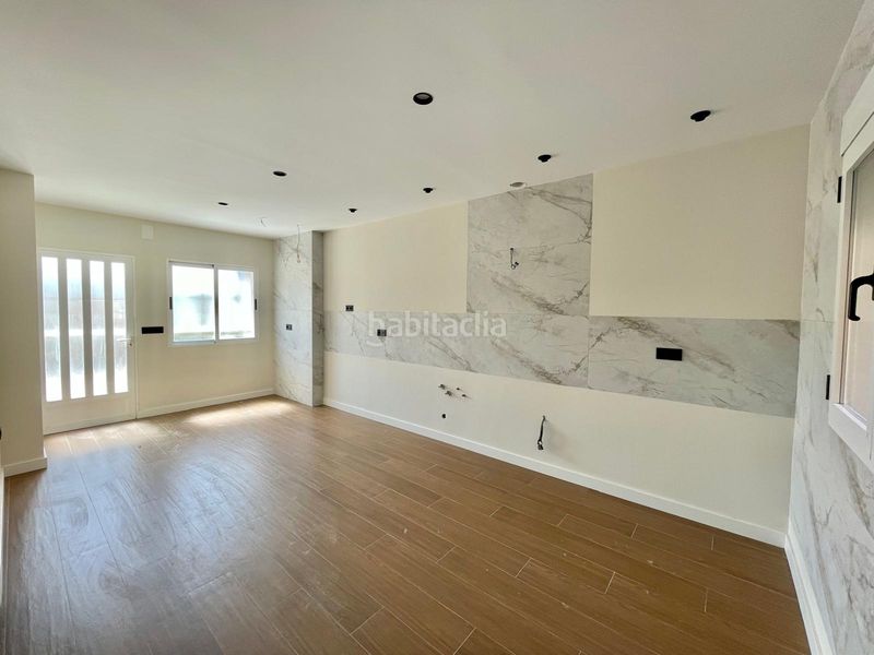 Foto ae2e5559-bfb0-4731-9f0b-20c359397a26. Casa amb xemeneia aparcament a Alfacar