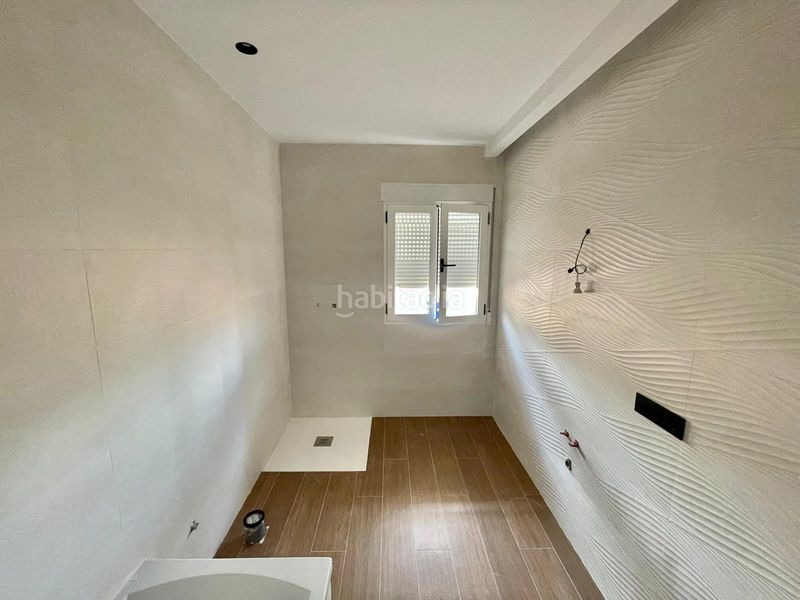 Foto f1f5e3a8-c4ae-4e8f-b8cb-e5e01ddfe1e0. Casa amb xemeneia aparcament a Alfacar