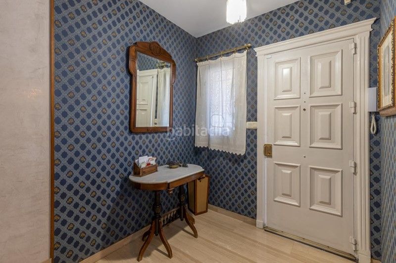 Foto b753e5f3-2983-46bb-ac2e-13ca6c2e62c6. Casa adossada amb xemeneia a Maracena