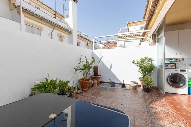 Foto d0186857-ef9b-4f9e-ad38-7503faeaa1a2. Casa adossada amb xemeneia a Maracena
