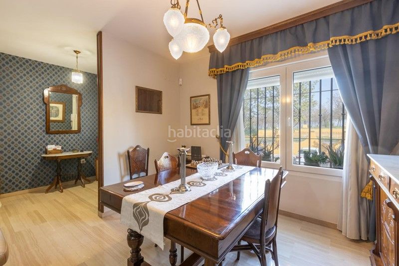 Foto e8fa2ec2-228e-4151-b08f-da700730b117. Casa adossada amb xemeneia a Maracena
