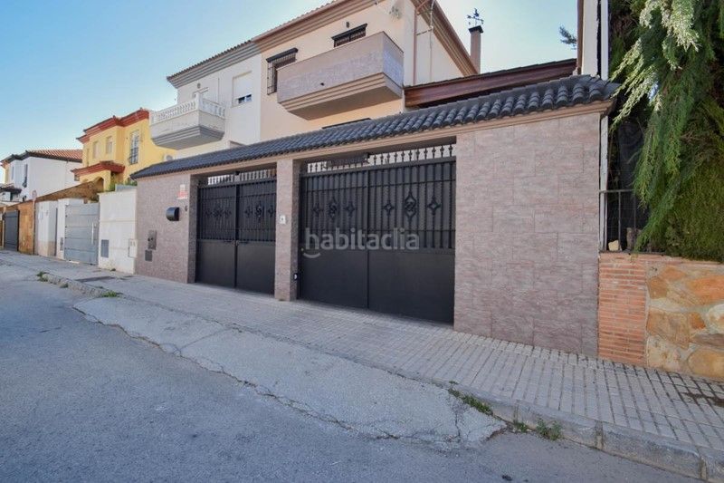 Foto ecaf55e9-6a69-4102-9a14-f9f36b22682f. Xalet amb piscina a Albolote