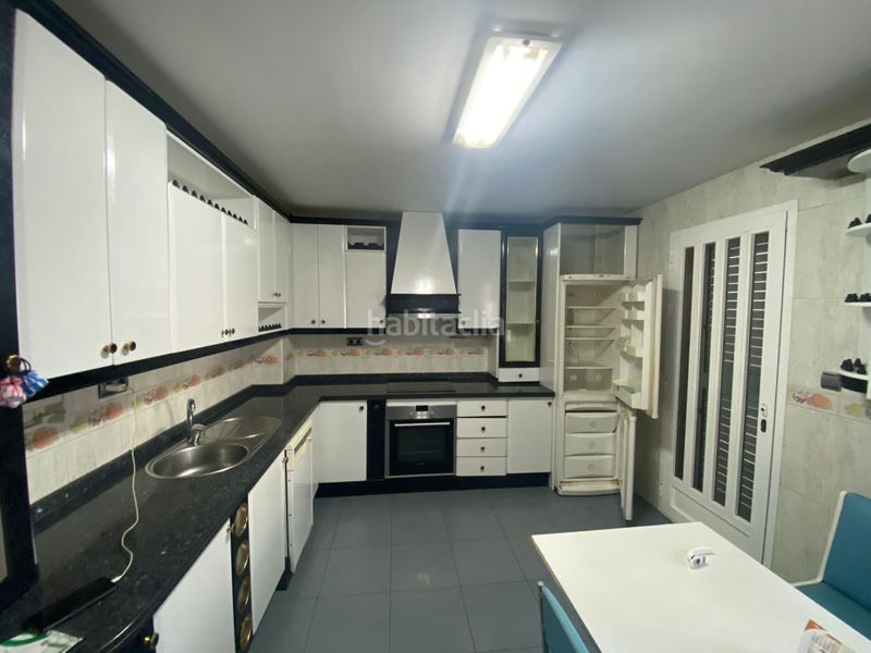 Foto 5bcae770-5b0a-4235-ae57-a268d4be0d55. Casa amb aparcament a Santa Fe
