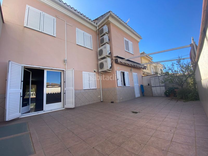 Foto 61275b93-e91e-49ad-8118-231d43e4b18a. Casa amb aparcament a Santa Fe