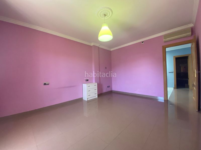 Foto b268a9ea-b623-4f1d-a6d9-c8ae528d48d3. Casa amb aparcament a Santa Fe