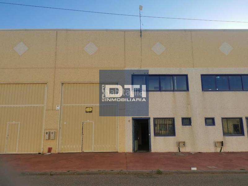 Foto 07f1b2f1-cd37-44ea-bb19-d3e1672a88bd. Bâtiment à usage industriel dans Burguillos